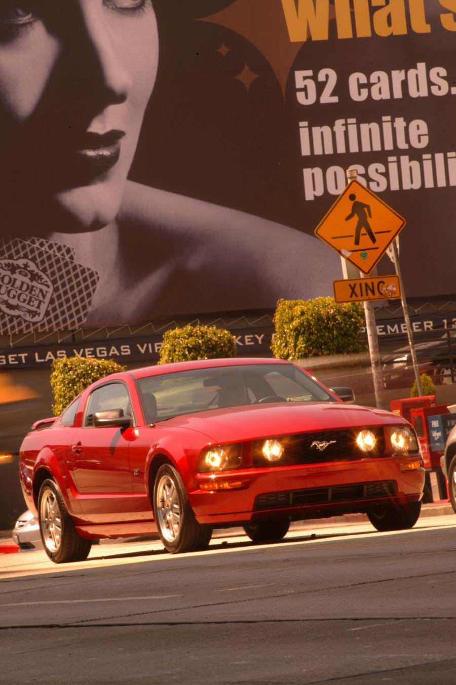  Ford Mustang GT 2005 года  (фото 70 из 209)